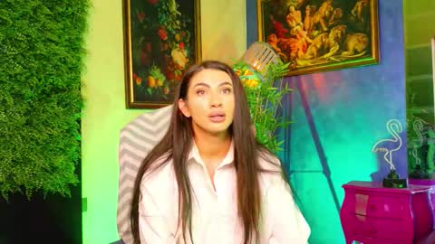 Nicolle online show from October 2025 05:13:01 PM