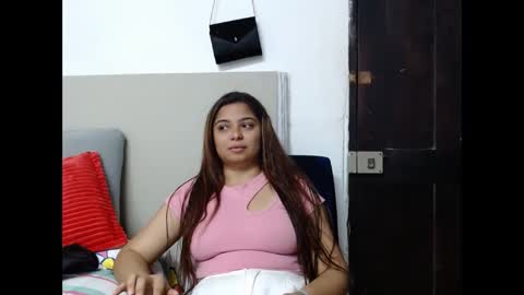 NicollGreen online show from November 2025 09:48:02 PM