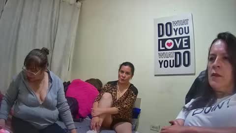 Snapshot of nicoltatiana_ chatting on October 2025 11:35:01 PM nicoltatiana_ online show from October 2025 11:35:01 PM