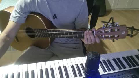 Julian online show from October 2025 09:56:01 PM