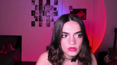 Daisy online show from October 2025 03:45:01 PM