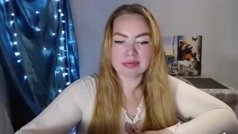 nightlaura online show from December 2024 10:05:01 PM