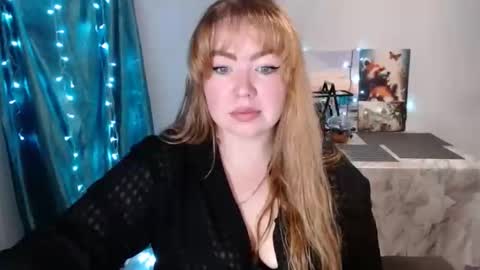nightlaura online show from December 2024 09:30:01 PM
