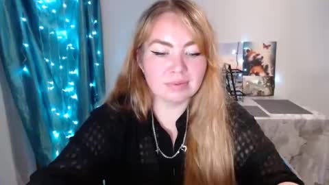 nightlaura online show from January 2025 11:06:01 PM