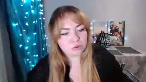 nightlaura online show from January 2025 09:43:02 PM