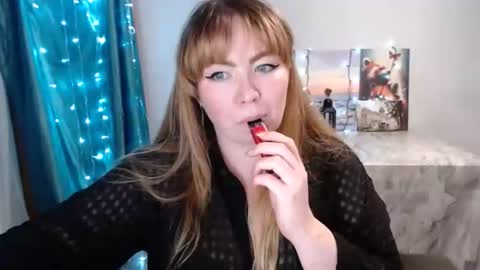 nightlaura online show from January 2025 04:47:01 AM