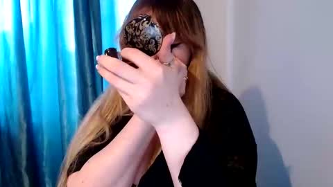 nightlaura online show from February 2025 01:19:02 PM