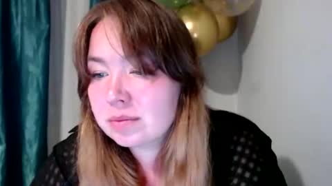 nightlaura online show from September 2025 09:25:01 PM
