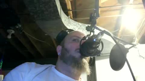 Snapshot of nightlifecouple chatting on January 2025 02:46:02 AM nightlifecouple online show from January 2025 02:46:02 AM