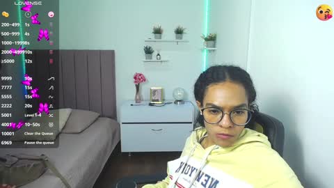          online show from December 2024 03:17:01 PM