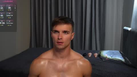 Nik online show from October 2025 05:12:01 PM