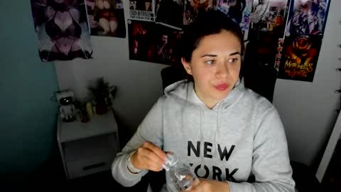 Nika online show from September 2025 11:57:01 AM