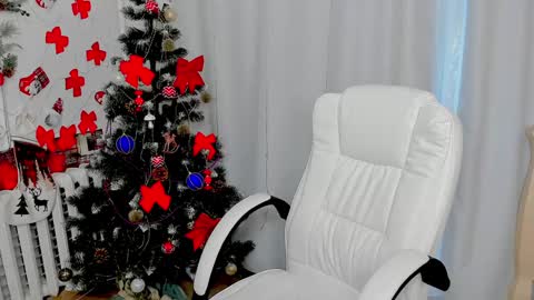 Snapshot of nika_tailor chatting on December 2024 08:30:02 AM Nika online show from December 2024 08:30:02 AM