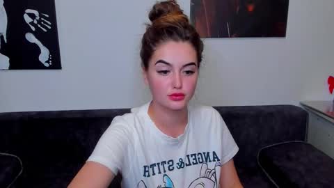 Snapshot of nika_tailor chatting on September 2025 03:24:02 PM Nika online show from September 2025 03:24:02 PM