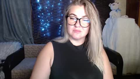 Snapshot of nikaskylink chatting on October 2025 08:00:02 PM Nika online show from October 2025 08:00:02 PM