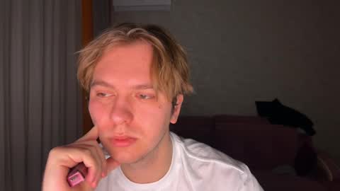 Celine online show from December 2025 04:35:02 PM