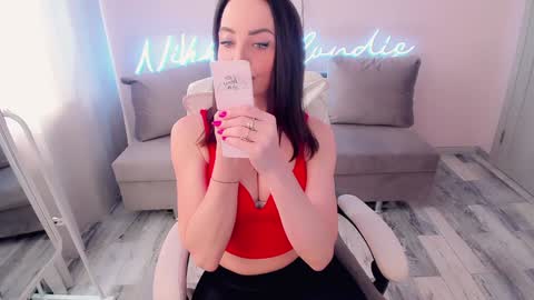 nikki_blondiee online show from January 2025 04:37:02 AM