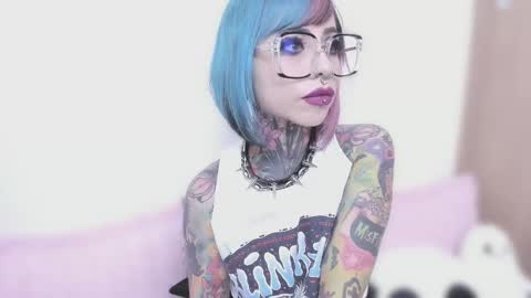 Nikki Ramone   online show from September 2025 11:20:01 PM