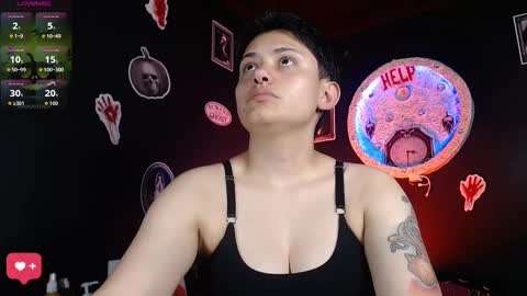 Snapshot of nikky_tomboy444 chatting on October 2025 07:18:01 PM Nikky online show from October 2025 07:18:01 PM