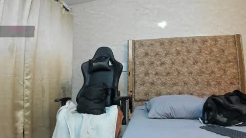 niklause_froid online show from February 2025 12:16:01 PM