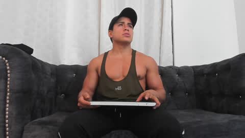 niklause_froid online show from February 2025 12:28:01 PM