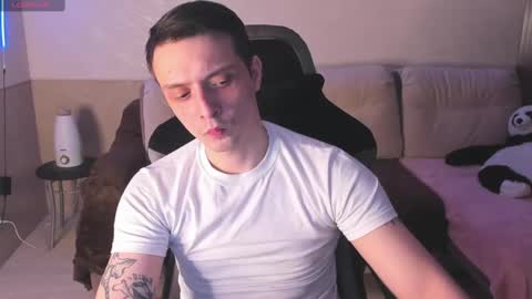 Nikolos online show from February 2025 06:35:02 PM