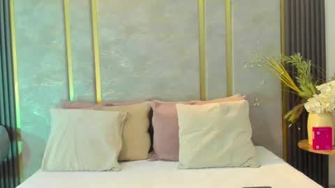 Niko Stone online show from October 2025 07:06:02 AM