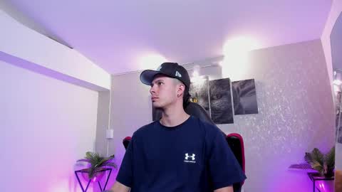 Nils online show from October 2025 04:04:02 AM