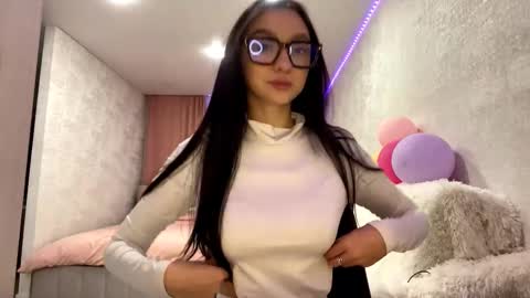 Snapshot of nilsamazuo chatting on November 2025 05:22:01 PM Margot online show from November 2025 05:22:01 PM