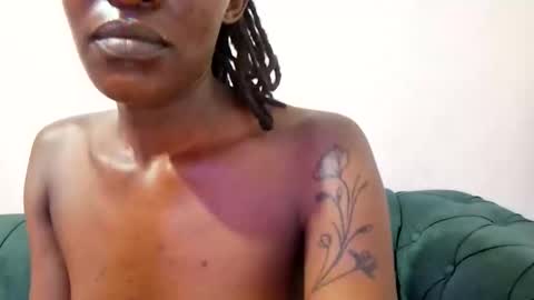 Snapshot of nina_bambi chatting on October 2025 12:16:01 AM nina_bambi online show from October 2025 12:16:01 AM