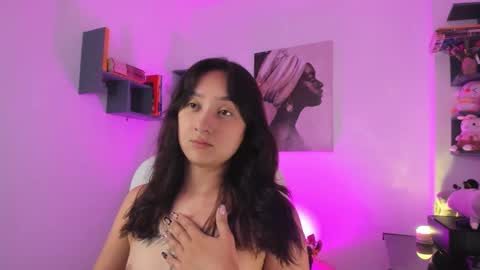 nina_collinns online show from September 2025 11:43:02 AM