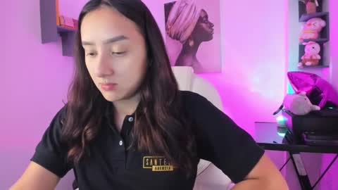 nina_collinns online show from September 2025 11:43:01 AM