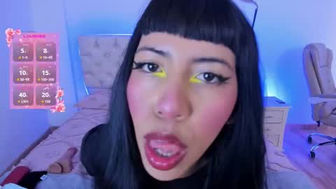 Nina Fox  online show from October 2025 12:28:01 PM