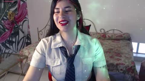 Nina online show from October 2025 12:55:01 PM