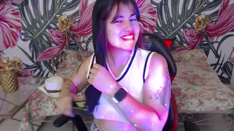 Nina online show from October 2025 08:21:02 PM