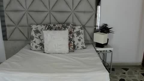  Nina  online show from September 2025 10:58:02 PM