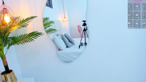 Nina online show from October 2025 05:57:02 PM