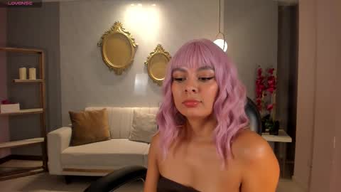 Nina online show from October 2025 03:02:02 AM