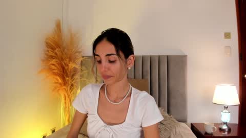 Nina online show from January 2025 06:15:01 PM