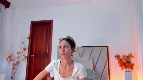 Nina online show from January 2025 06:19:01 PM