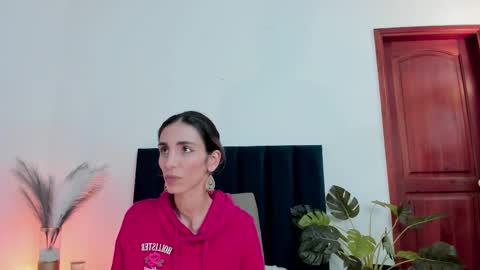 Nina online show from March 2025 06:11:02 PM