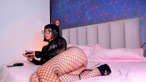 Snapshot of ninaevanss chatting on February 2025 08:20:02 PM Alisson online show from February 2025 08:20:02 PM