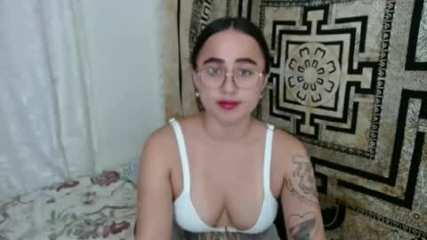 Snapshot of ninakravtz chatting on November 2025 10:42:02 PM N I N A online show from November 2025 10:42:02 PM