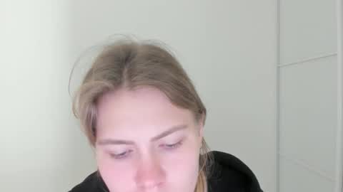 Snapshot of ninarihh chatting on October 2025 10:24:01 AM ninarihh online show from October 2025 10:24:01 AM