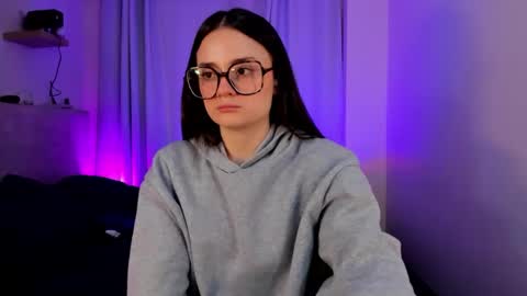 ninavolkov online show from September 2025 10:02:01 PM