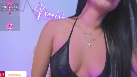 Snapshot of ninawong_ chatting on October 2025 10:00:02 PM Nina online show from October 2025 10:00:02 PM