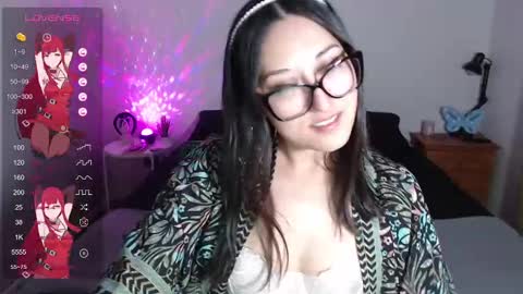 Ninimoon online show from October 2025 02:32:01 AM