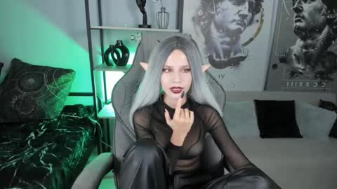 Nita online show from October 2025 08:09:02 PM