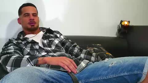 Nicolas Muscle online show from January 2025 04:43:01 AM