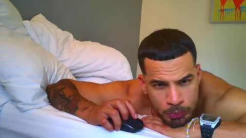 Nicolas Muscle online show from March 2025 09:22:01 PM